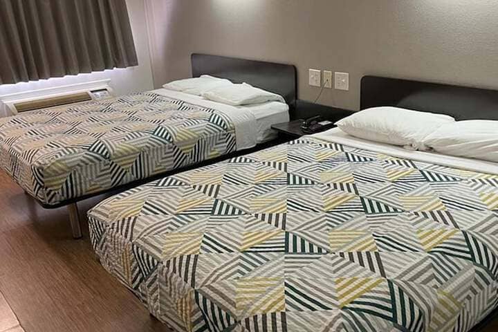 Room 6 of 19
